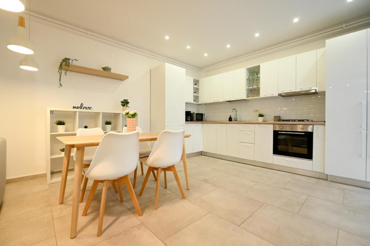 Splendid 2Br Apartment With Breathtaking Views Of Casa Poporului Bukarest Exterior foto