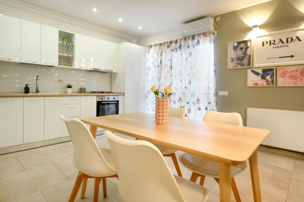 Splendid 2Br Apartment With Breathtaking Views Of Casa Poporului Bukarest Exterior foto