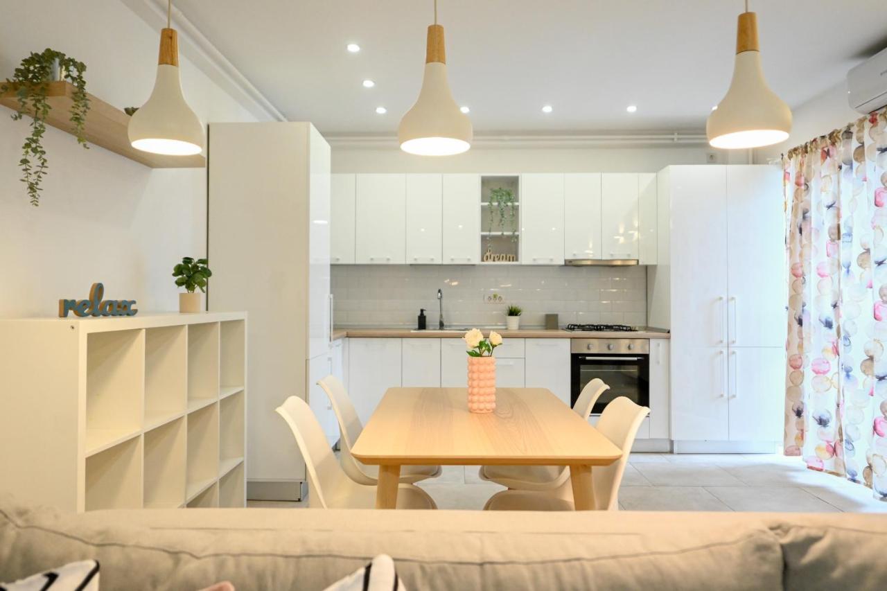 Splendid 2Br Apartment With Breathtaking Views Of Casa Poporului Bukarest Exterior foto