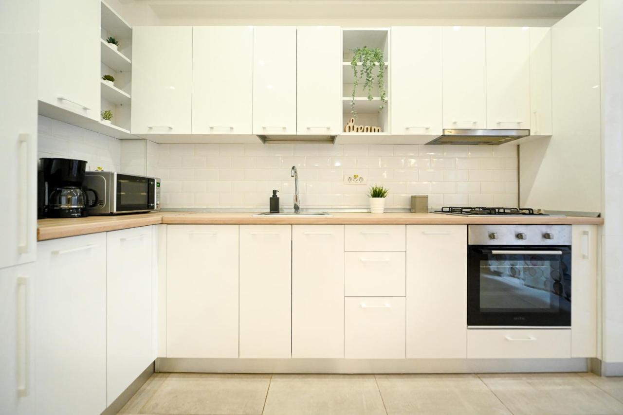 Splendid 2Br Apartment With Breathtaking Views Of Casa Poporului Bukarest Exterior foto